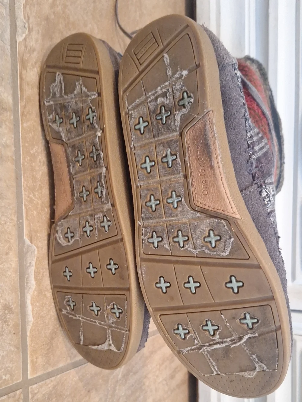 Tom's Nepal Winter Moccasin Pull On Boot 9.5 SZ
